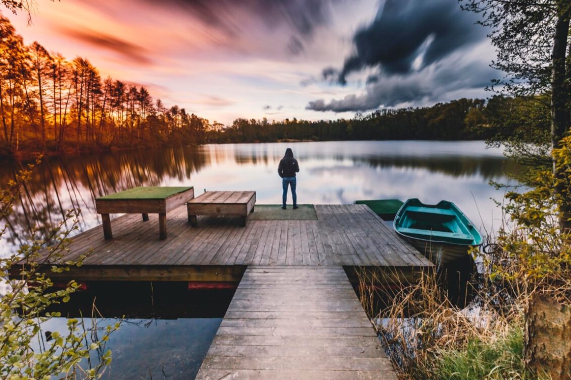 Działka nad jeziorem: przewodnik po wyborze, zakupie i aranżacji idealnego miejsca na relaks